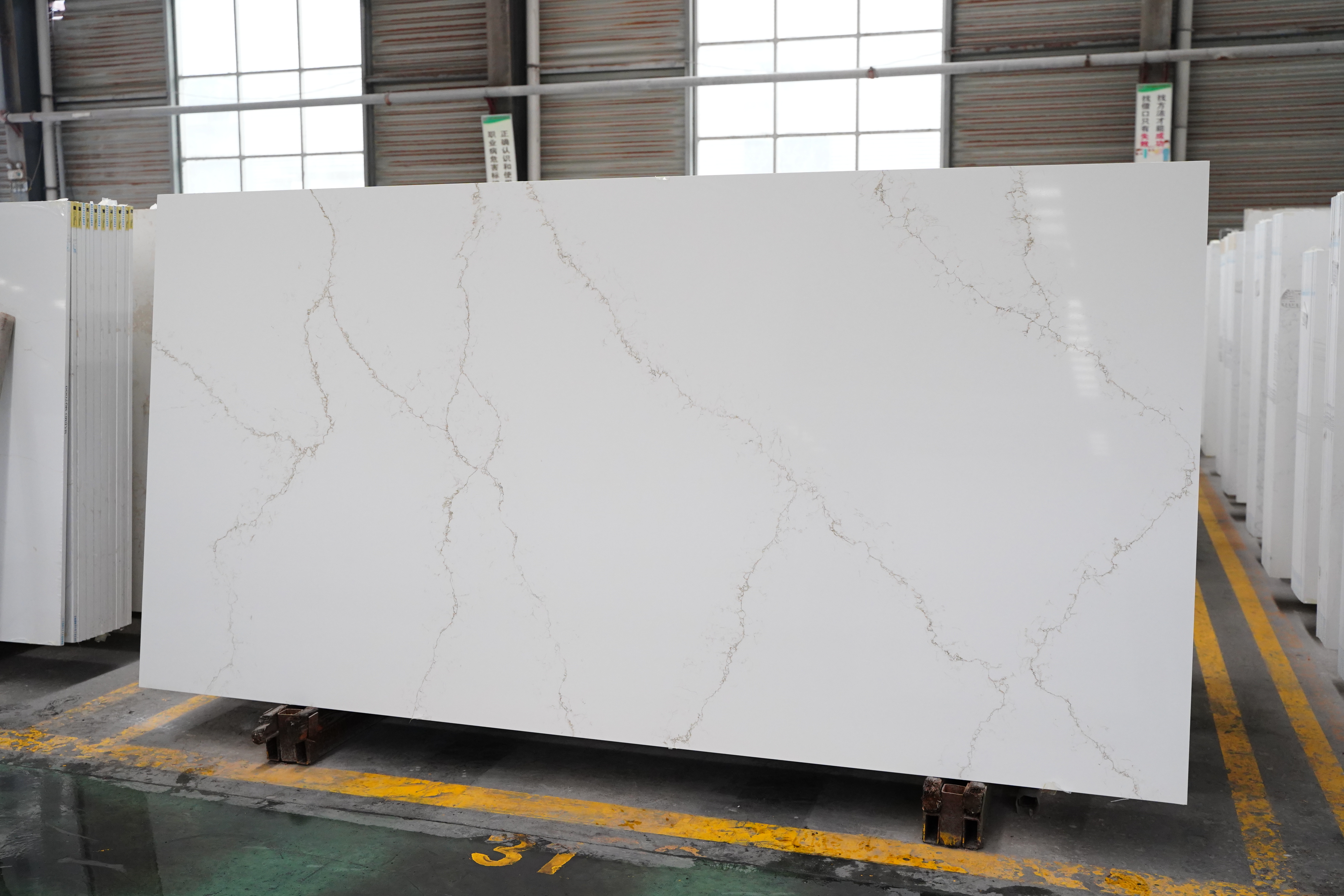 BritQuartz worktop 42